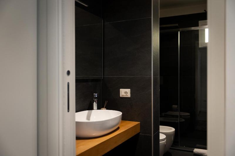 Suite 70 Luxury Collection - image 31