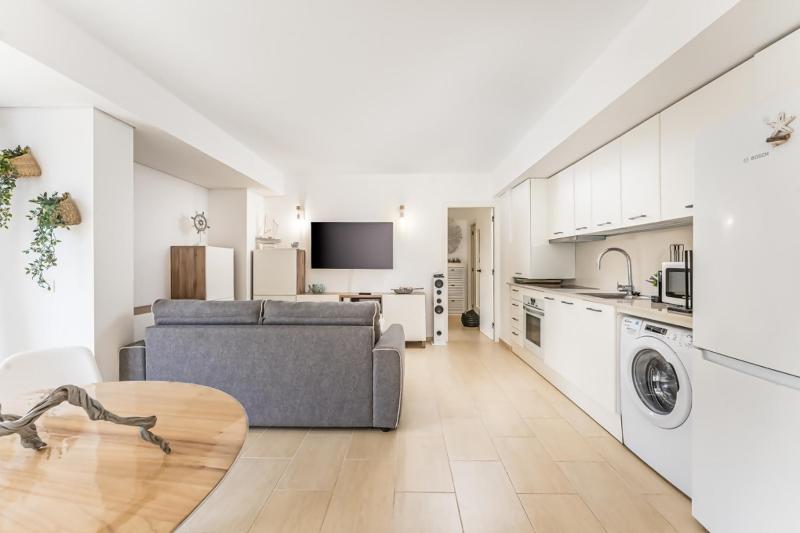 Apartamento con aire acondicionado y gran piscina! - image 13