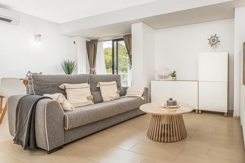 Apartamento con aire acondicionado y gran piscina! - image 27