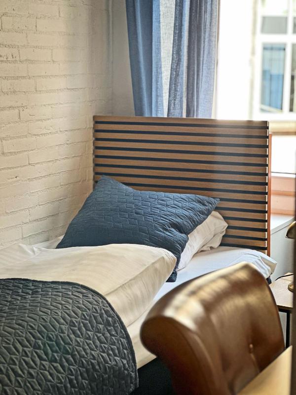 Single Room image 3