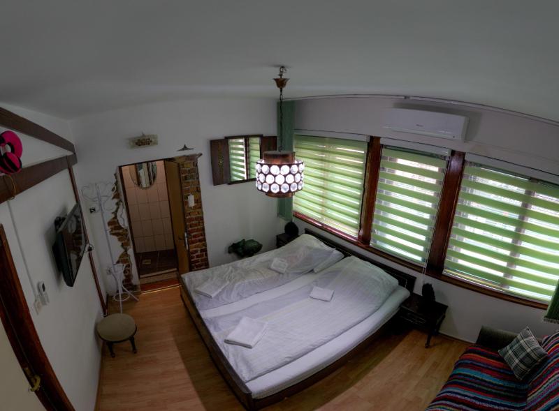 Pink Hudini Home - image 6