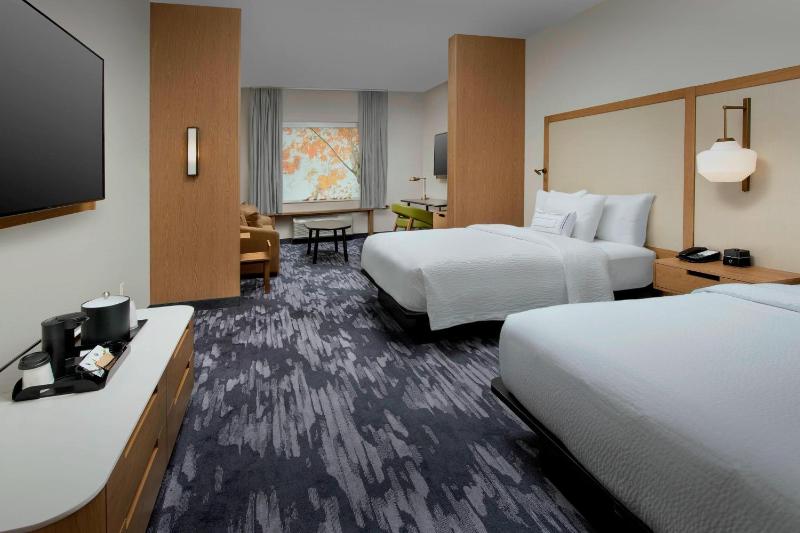 King Suite with Sofa Bed image 4