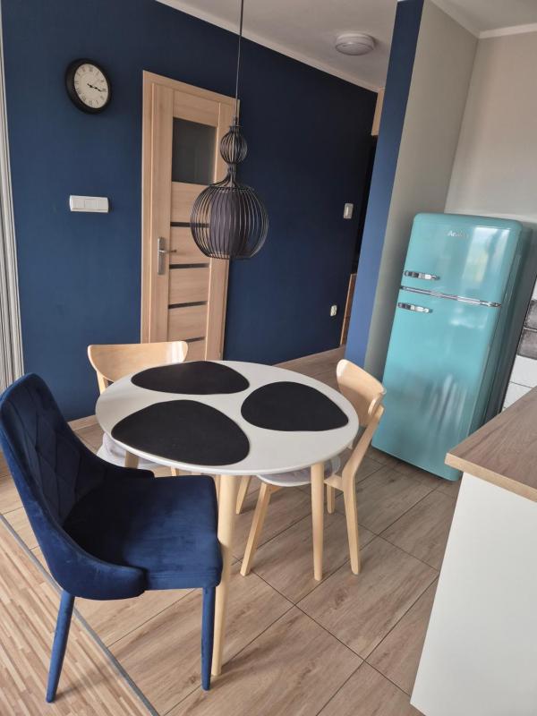One-Bedroom Apartment image 4