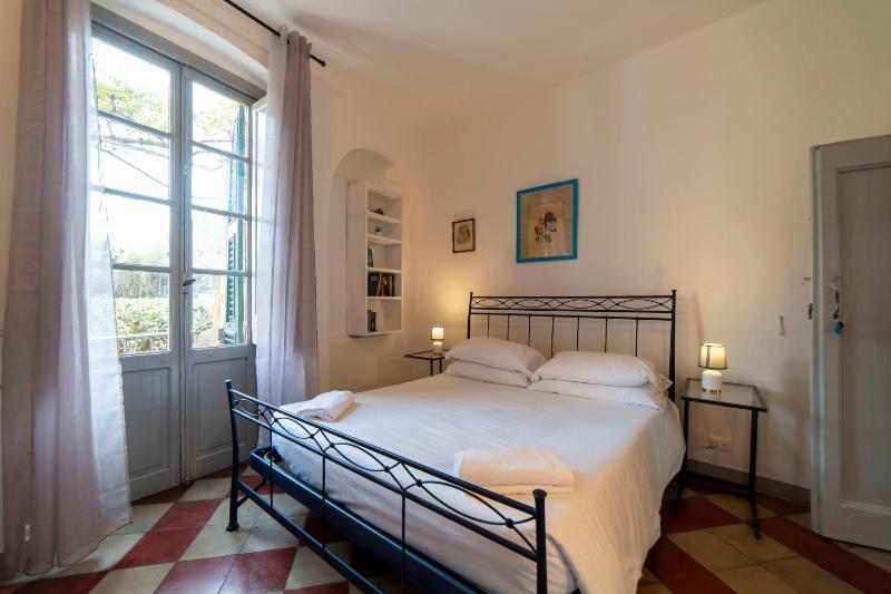 Double Room with Park View image 1