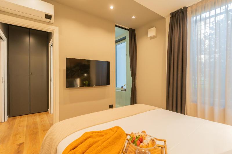 Rezia Apartments by Rent All Como - image 44