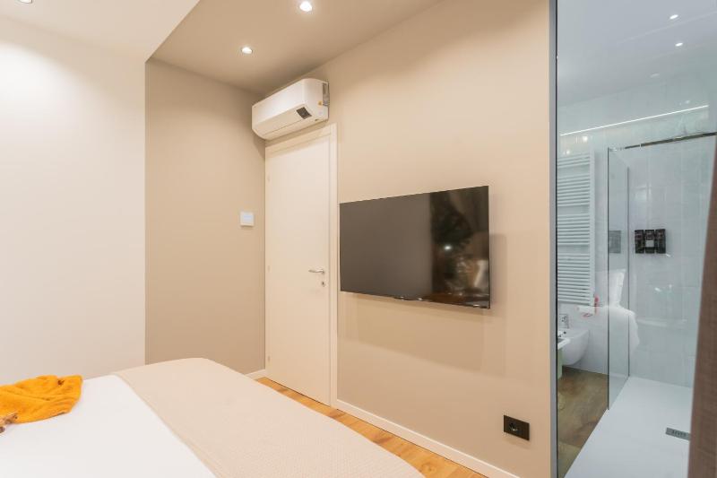 Rezia Apartments by Rent All Como - image 27