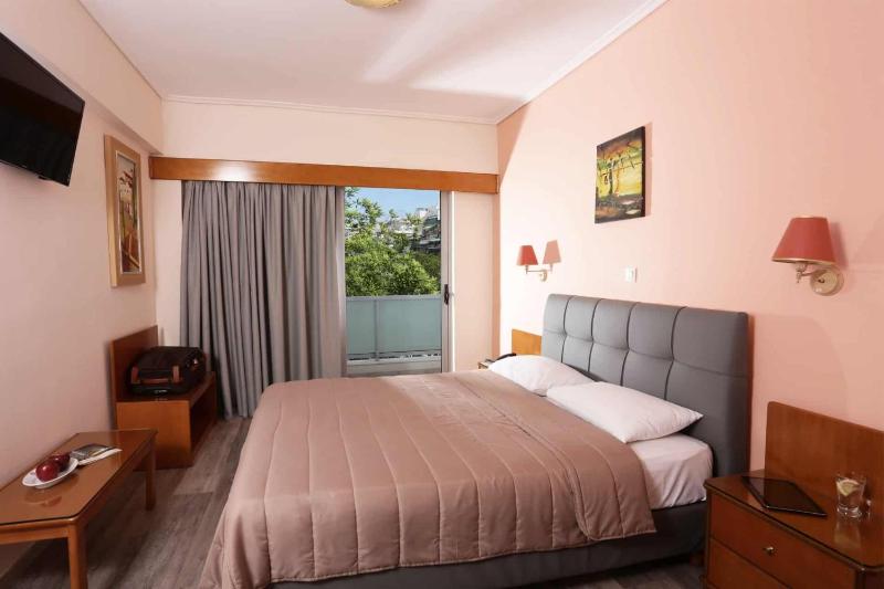 Standard Double or Twin Room with Balcony image 2