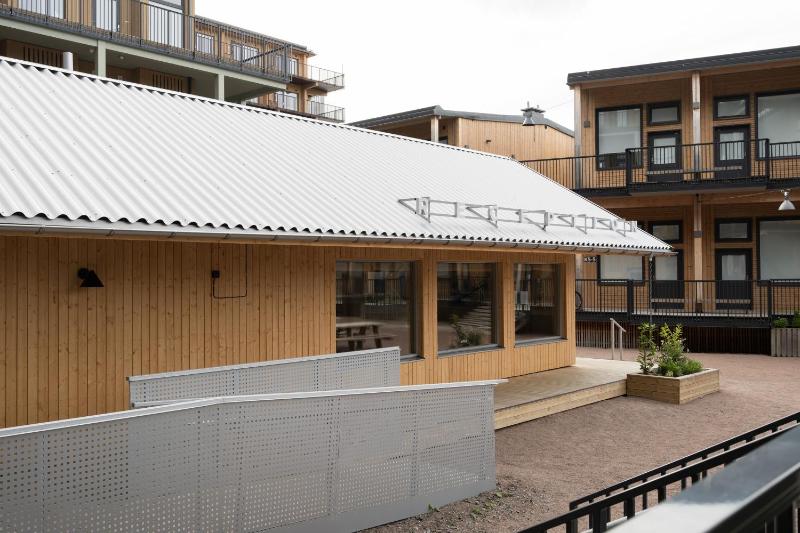 Waterfront Cabins Studio Apartments - image 16