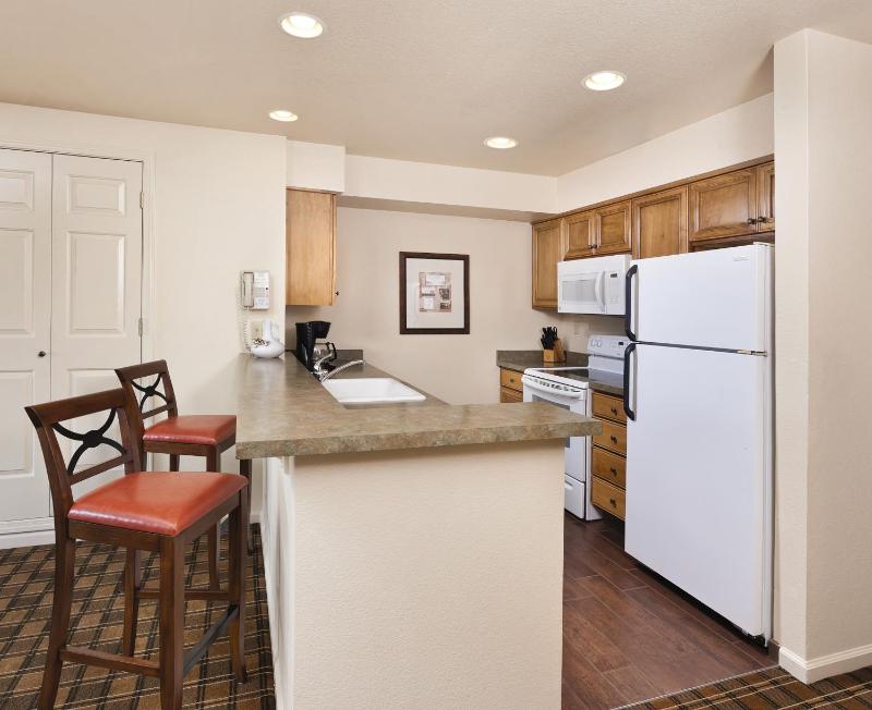One-Bedroom Apartment image 3