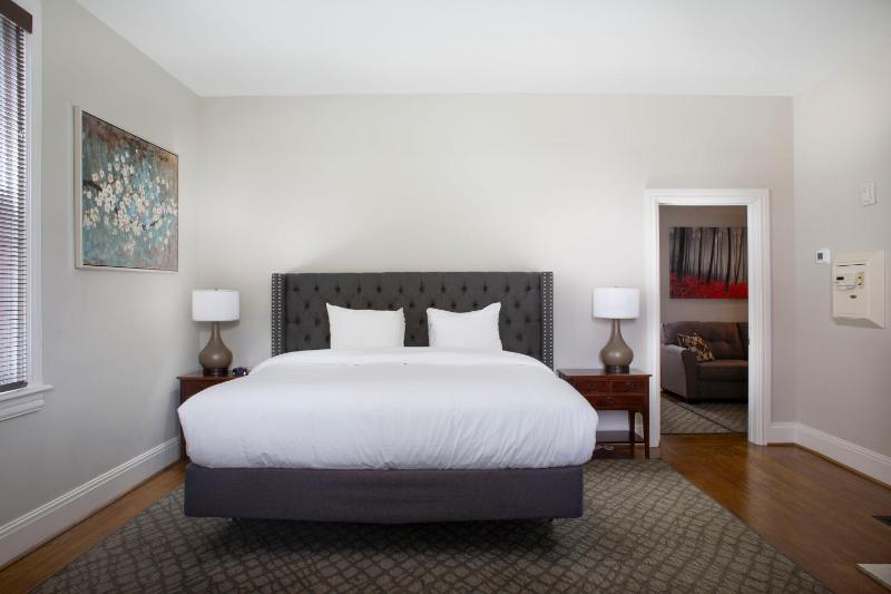 King Suite image 2