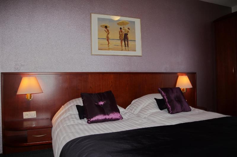 Standard Double Room image 4