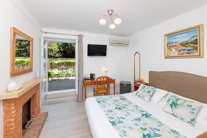 Comfort Double Room image 4