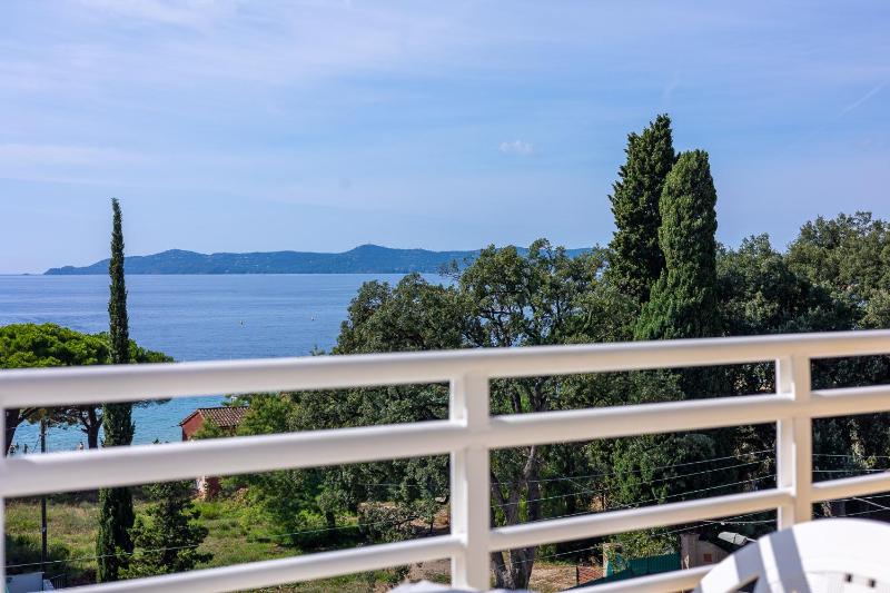 Double Room with Partial Sea View and Balcony image 4