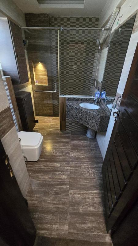 3 bedroom luxury furnished apartment in central Karachi - image 3