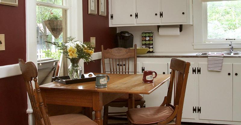 Two-Bedroom Cottage image 3