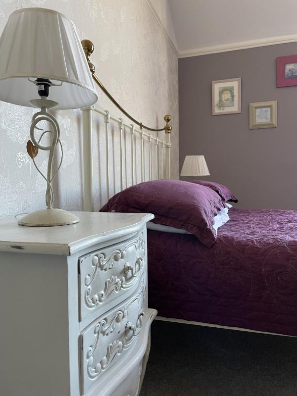 Standard Double Room image 4