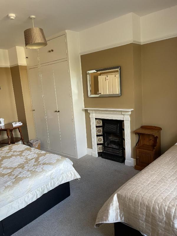 Classic Triple Room image 4