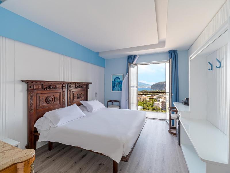Double Room image 4