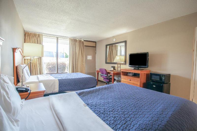 2 Full Beds Non-Smoking image 4