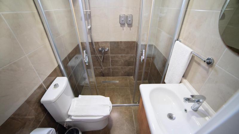 Standard Double Room image 3