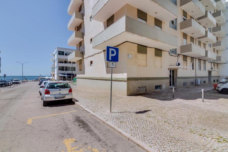 Art and Sea 2 bedroom apartment - image 14