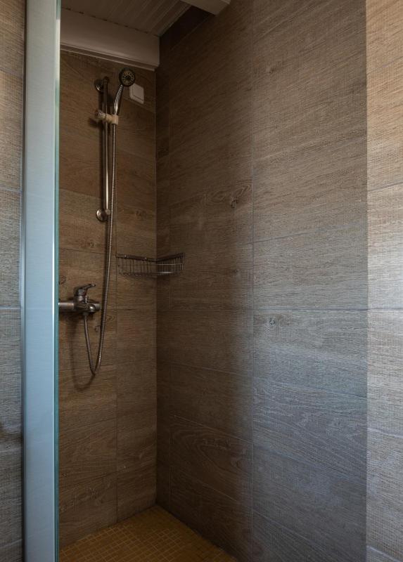 Suite with Hot Tub image 2