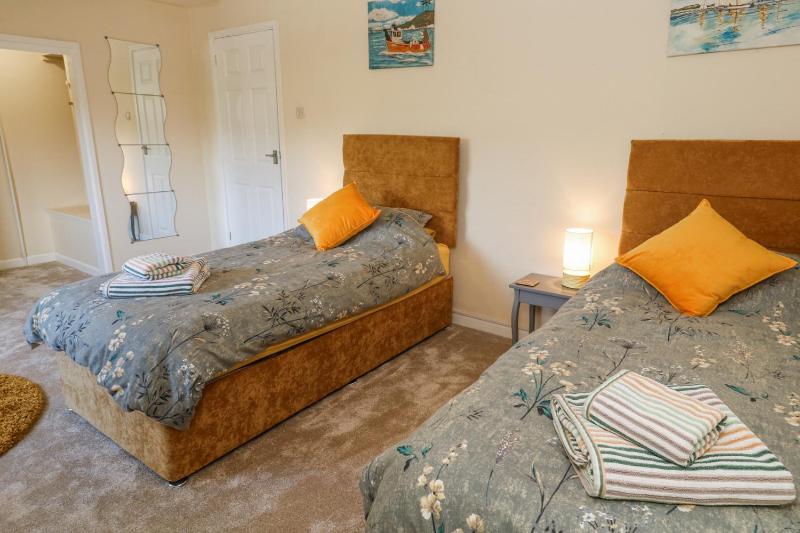 Flat 6 - image 13