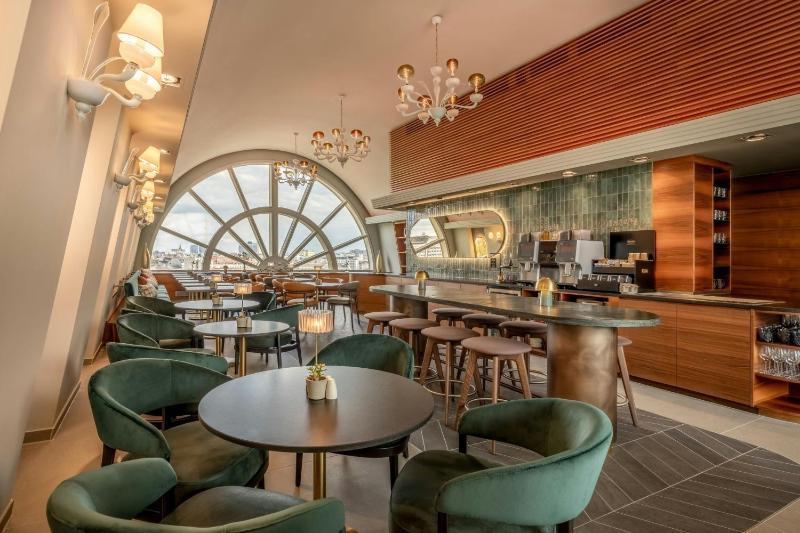 Park Suite, M Club lounge access, 1 Bedroom Suite, 1 King image 3