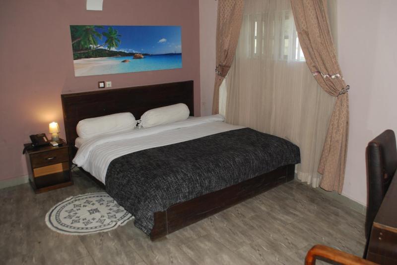 BENIN CITY CENTER HOTEL - image 5