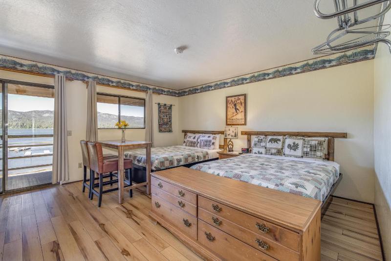Big Bear Lakefront Lodge - image 49