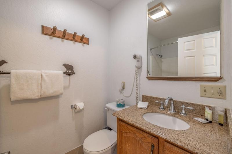 Big Bear Lakefront Lodge - image 42