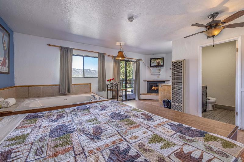 Big Bear Lakefront Lodge - image 39