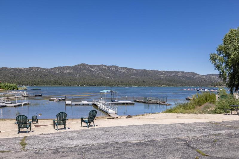Big Bear Lakefront Lodge - image 41
