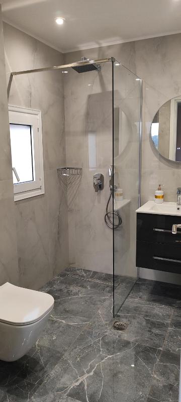 Studio Apartment with Sea View image 3