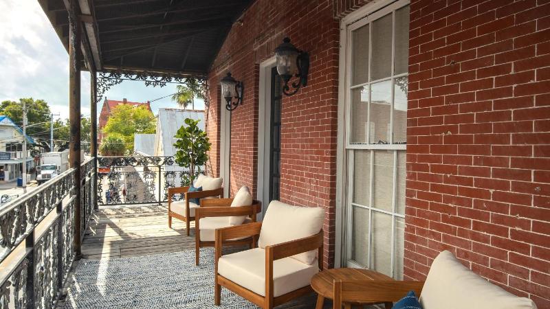 Harbor Luxe Celebration Suites - image 5