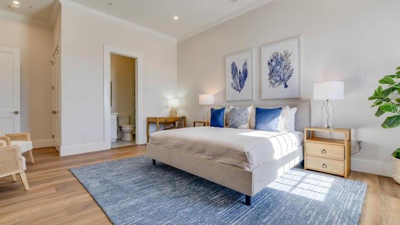 Harbor Luxe Celebration Suites - image 14