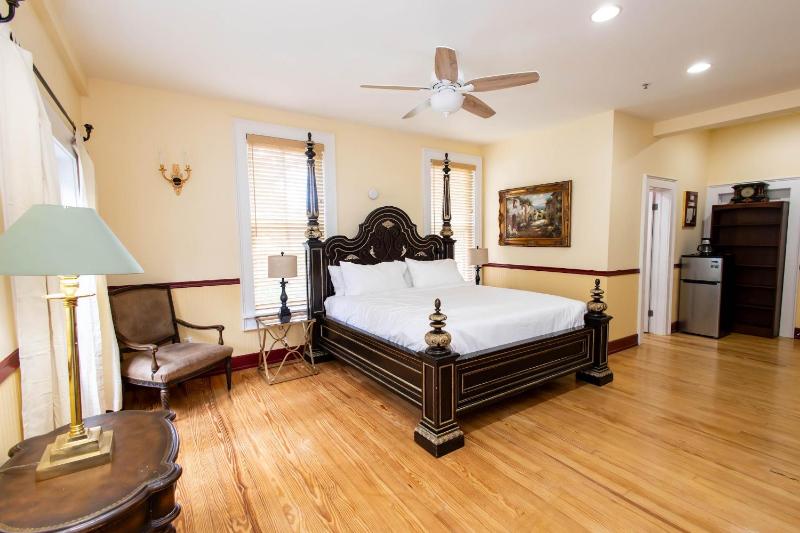 Sailfish Suite on Duval - image 27