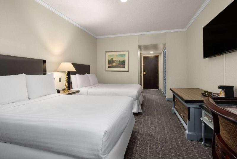Wyndham Monterrey Ambassador Centro - image 44