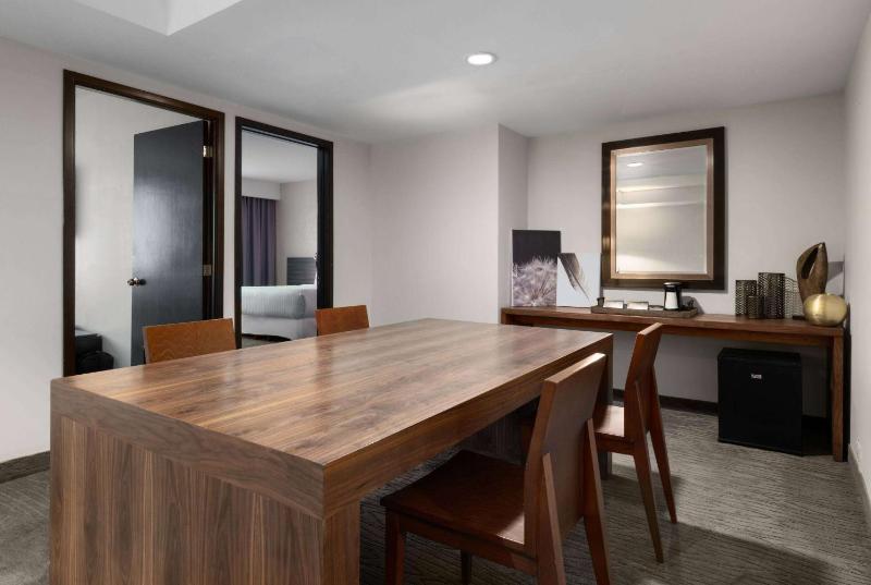 Wyndham Monterrey Ambassador Centro - image 41