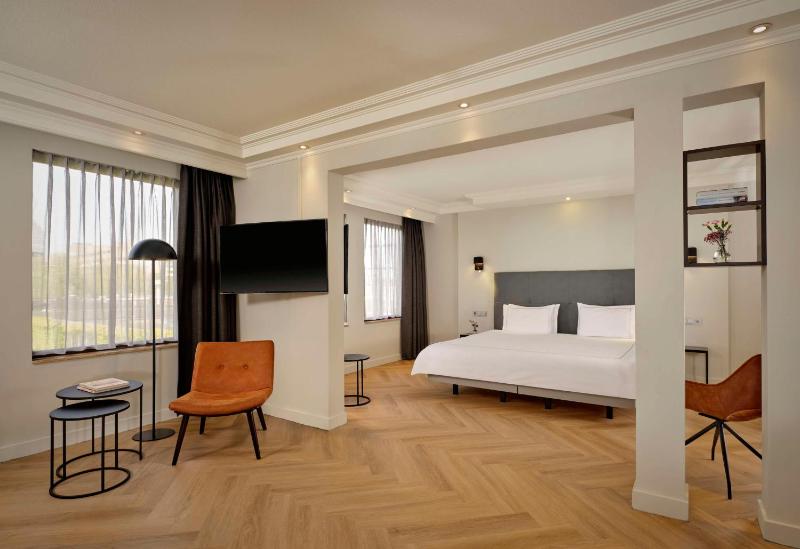 Business Suite (3 Adults) image 1