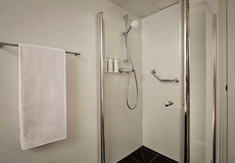 Business Suite (3 Adults) image 3
