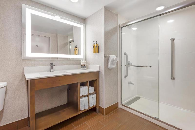 King Suite with Sofa Bed and Balcony image 3