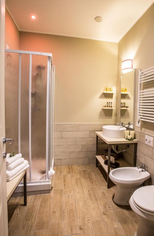 Small Double Room image 2