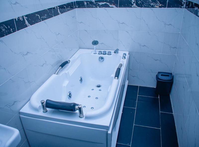 Lekki 3 Bedrooms Furnished Home Ensuite Stylish & Comfortable - image 15