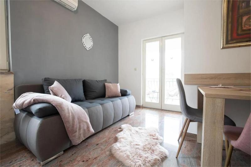 Apartments with WiFi Makarska - 24438 - image 10