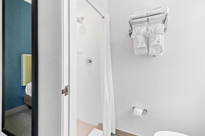 Two-Room Suite with Two Double Beds image 2