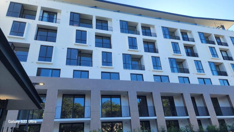 OneRosebank Signature Studio Apartment - image 3