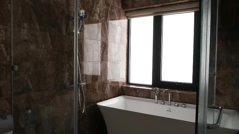 3BR Lake View Ivory Hoa Binh Villa - image 21