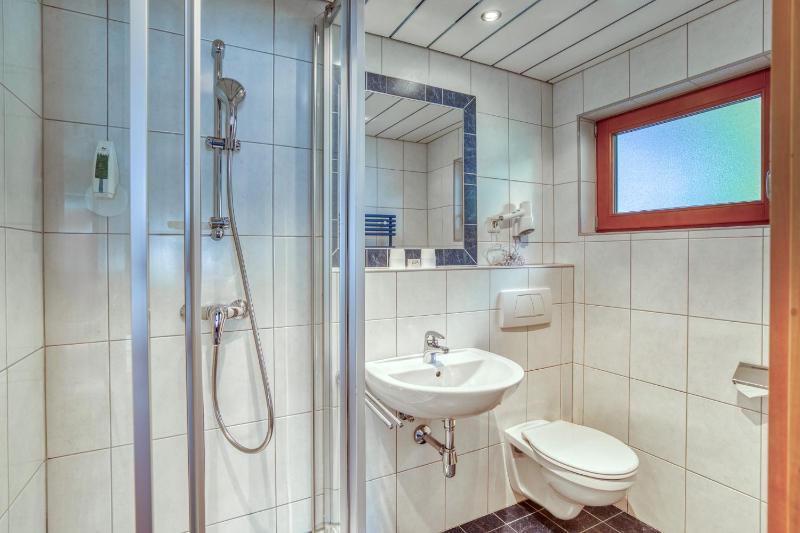 Double Room with Mountain View image 4