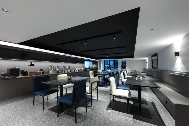 Light Hotel Hangzhou West Lake Yintai Nansong Royal Street - image 3